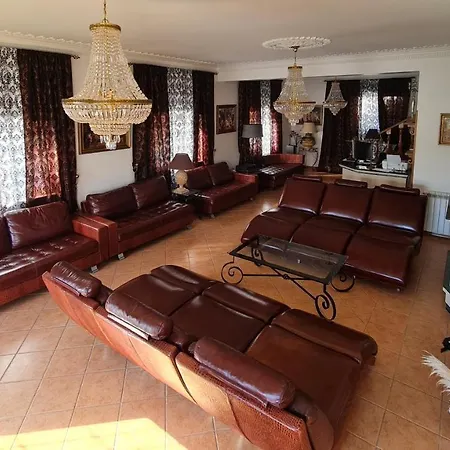 Holiday 7 Villas & Villa