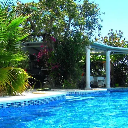 Holiday 7 Villas &