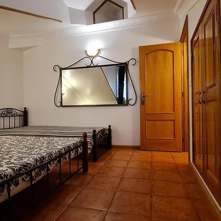 Holiday 7 Villas & *