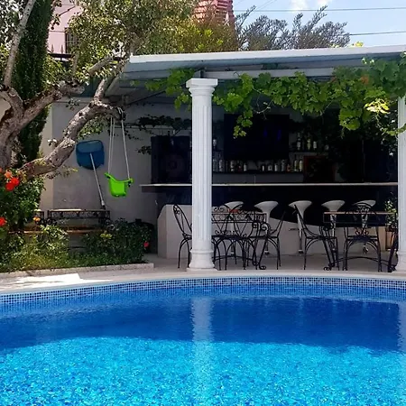 Holiday 7 Villas & Villa