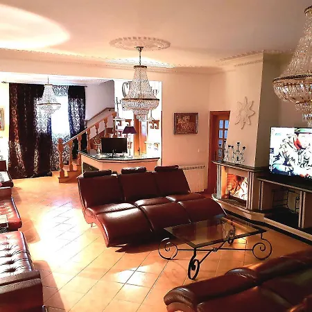 Holiday 7 Villas &