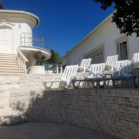 Villa Holiday 7 Villas & Maceira (Leiria)